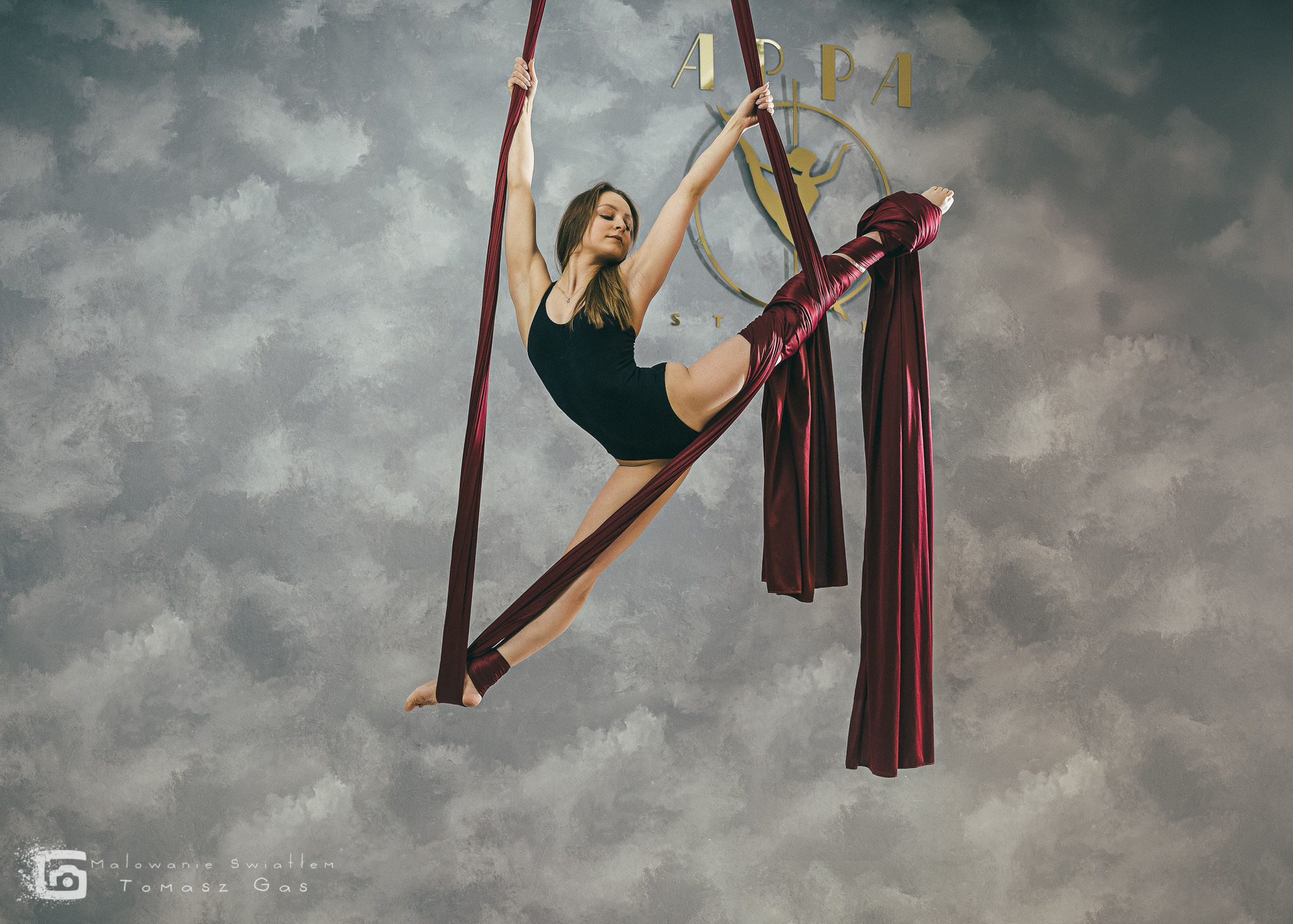 Tło zajęć Aerial Hoop